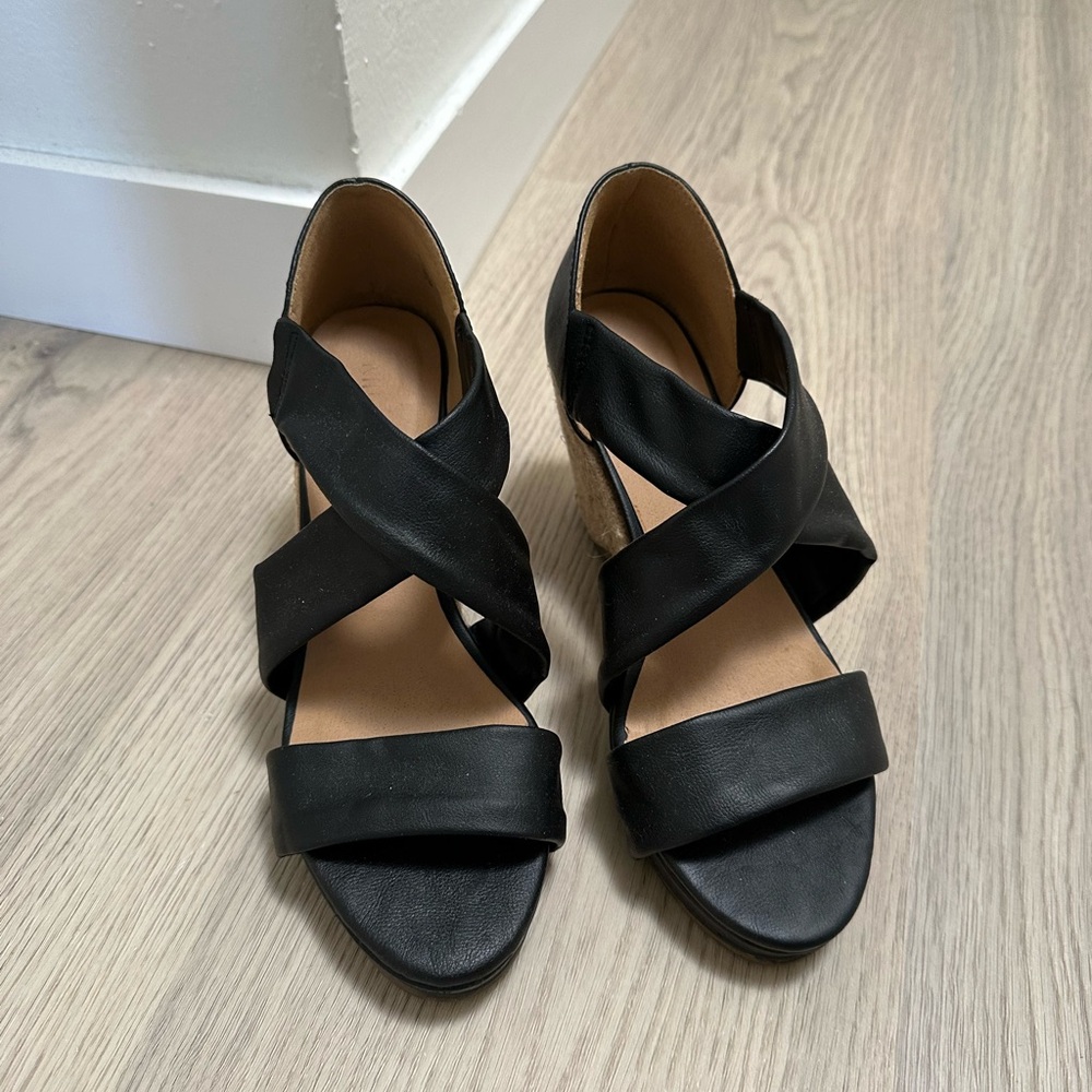 Nine West Sienaff wedge sandals